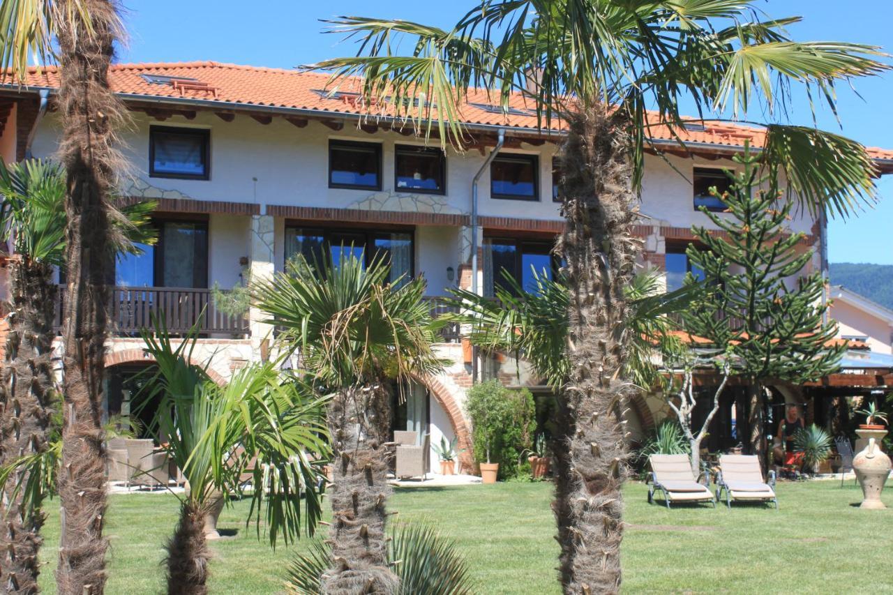 Hazienda Apartmenthotel - Fuer Ein Paar Tage Oder Monatelang Gernsbach Exterior foto