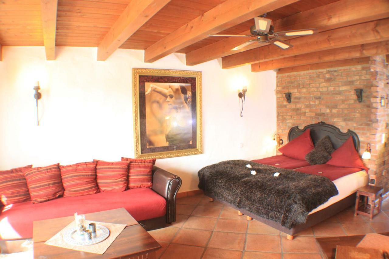 Hazienda Apartmenthotel - Fuer Ein Paar Tage Oder Monatelang Gernsbach Exterior foto